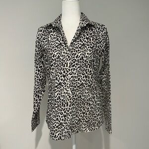Lands’ End Women’s Leopard Print Button-Down Shirt (Size 6)